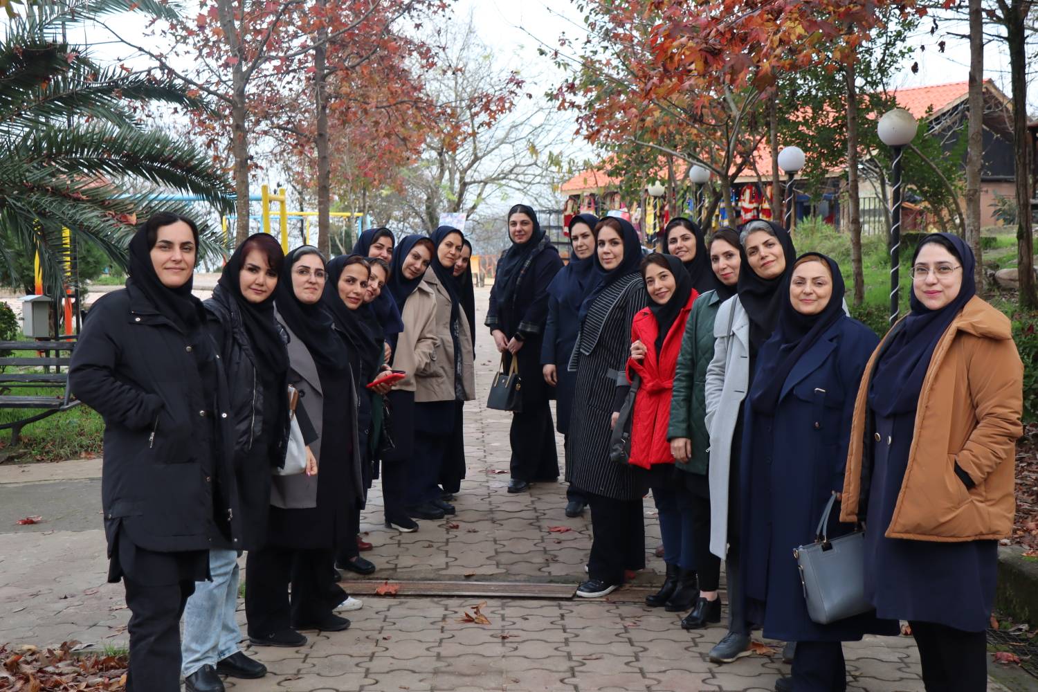 برگزاری گلگشت نمیروزه بمناسبت گرامیداشت مقام والای مادر و روز زن